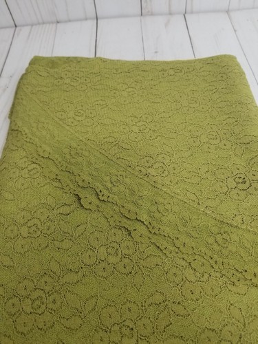 Vintage Moss Green Quaker Lace Tablecloth Oval 72