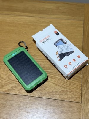 Fast Charging 20000 mAh Solar Power Bank with Dual USB Ports & Flashlights Green