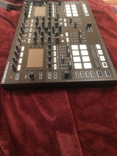 Native Instruments TRAKTOR KONTROL S8