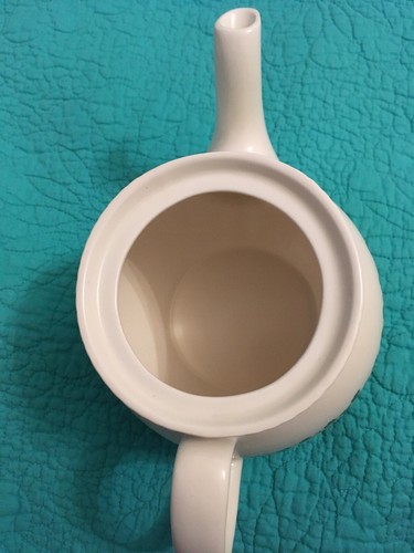 Vintage New Wicklow Vale Ceramics Irish Claddagh/Shamrock 6 Cup Teapot