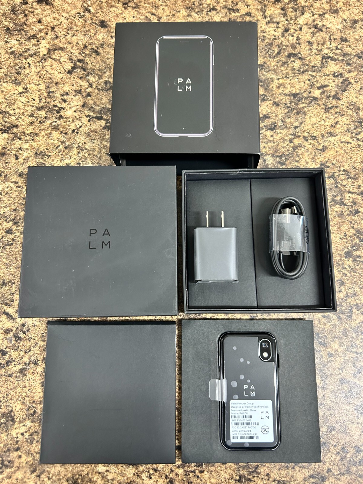スマートフォン本体 Palm Phone 3GB/32GB PVG100E Titanium s-l400.jpg