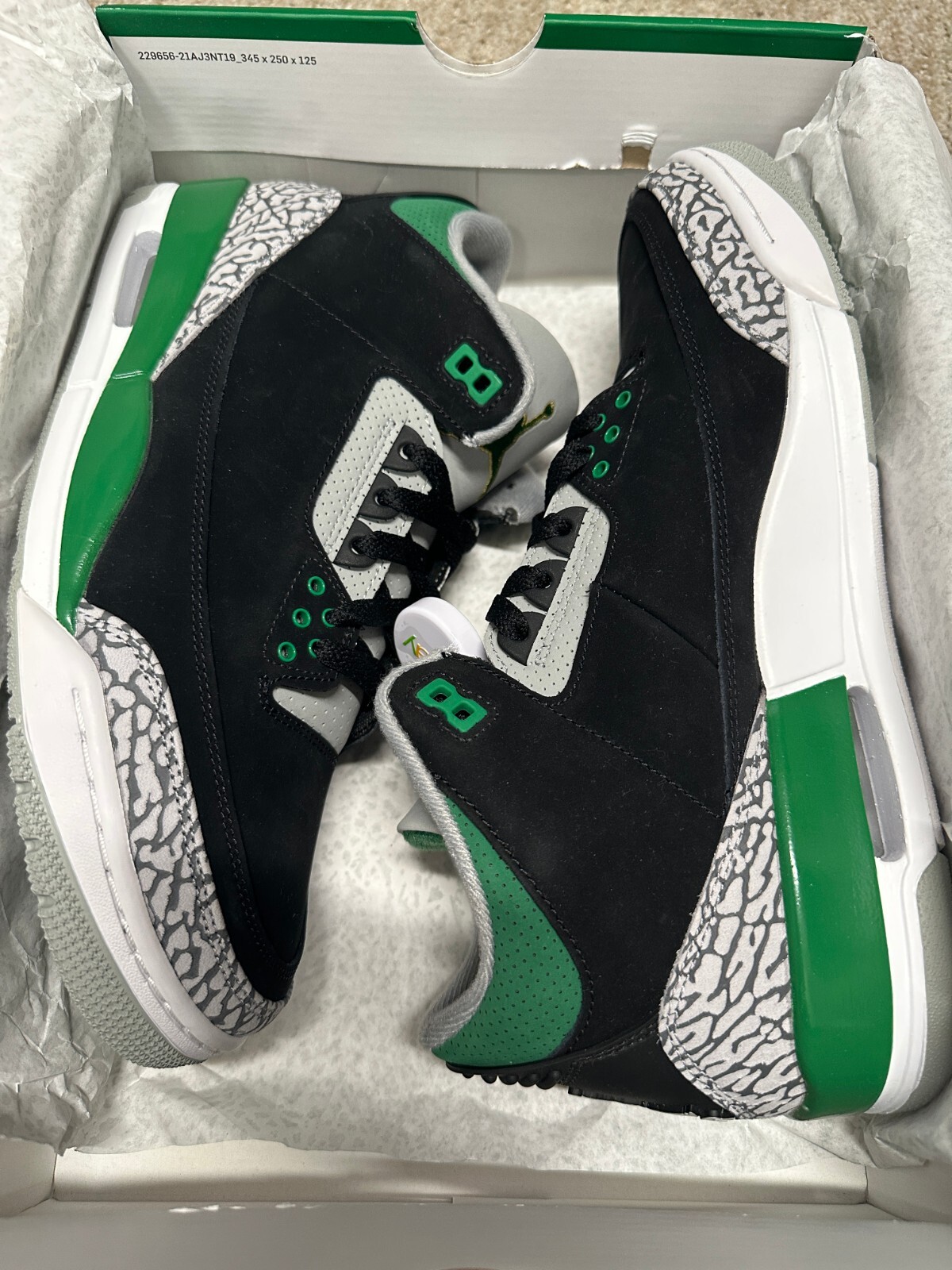 Size 10.5 - Jordan 3 Retro Mid Pine Green 2021 - Never Been