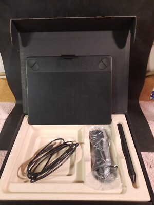 Wacom Intuos Digital Drawing Tablet with Pen - Black **READ DESC**