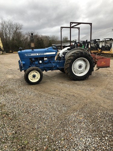 Ford 2600 Diesel Tractor - 8 Speed - Live Pto - Factory Power Steering