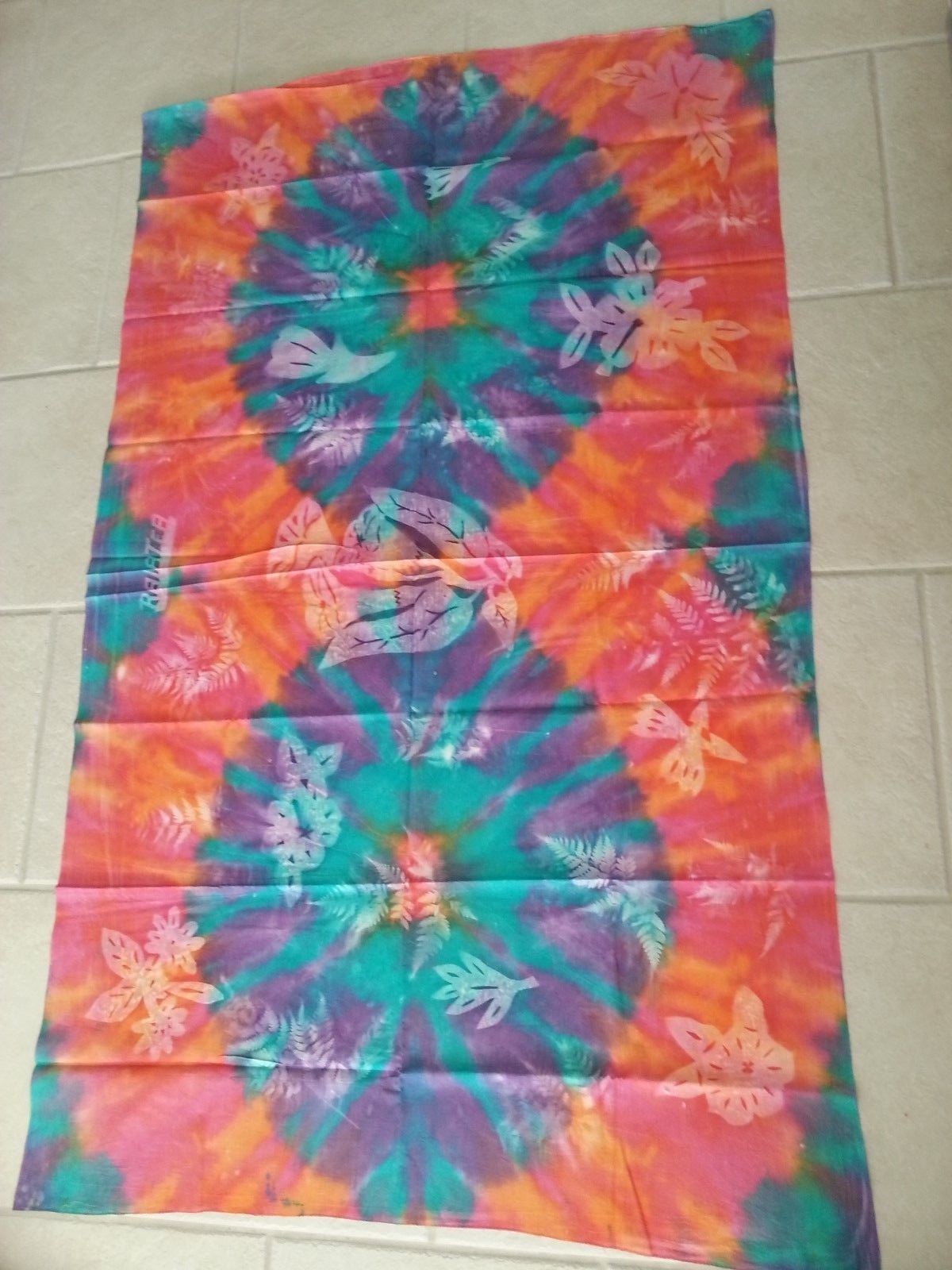 Tie Dye Fabric from Raiatea French Polynesia 42 x 70 - Tahiti Sarong Tablecloth