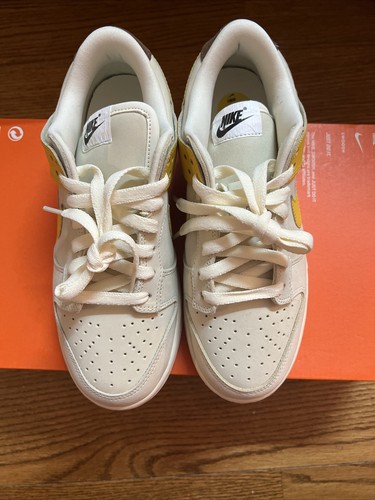 フリップNIKE DUNK LOW BANANA DR5487-100ダン s-l400.jpg