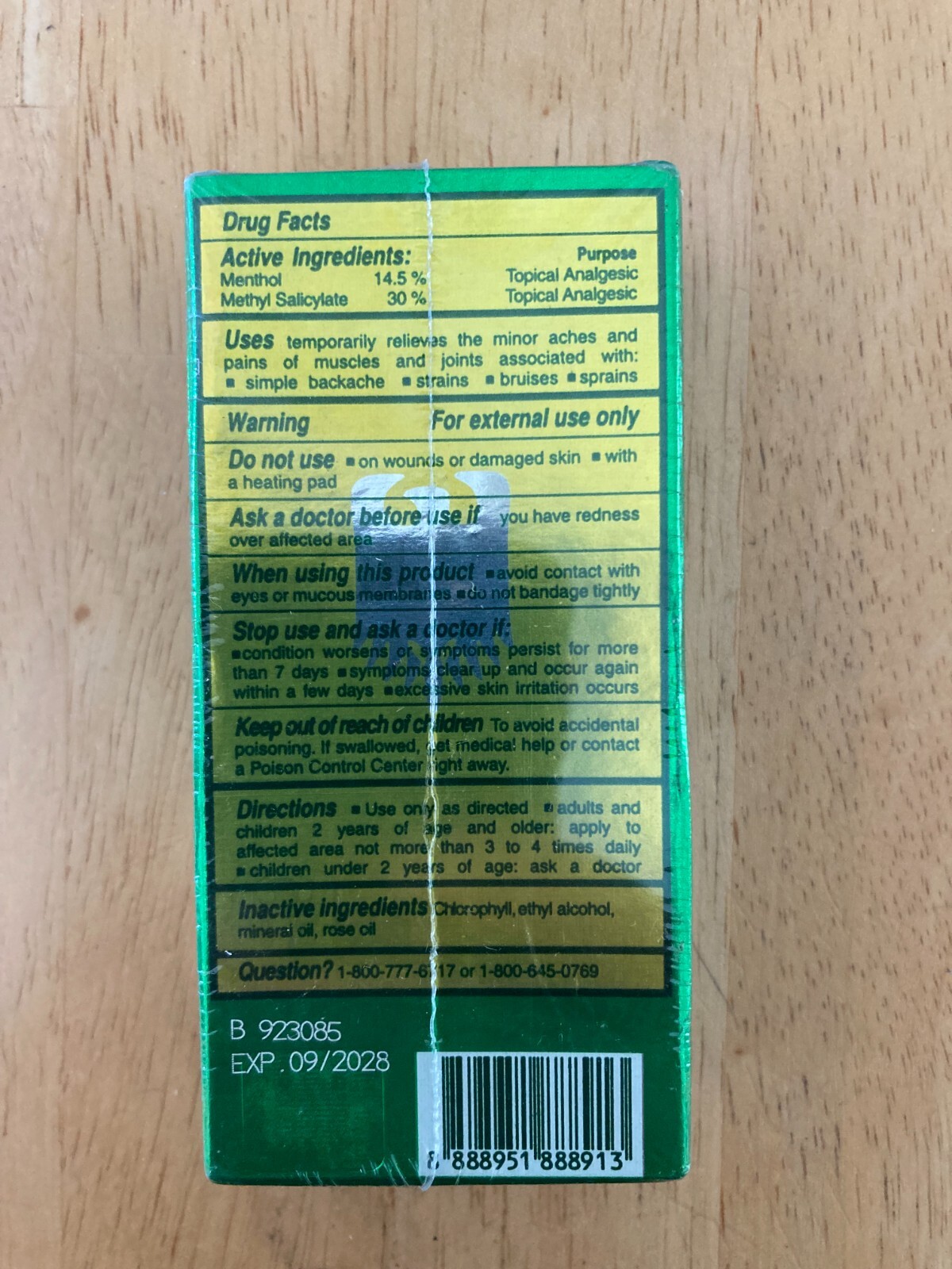 Eagle Brand Medicated Oil Roll On  0.27oz/ 8 ml Bottle  -Dau Xanh Con O