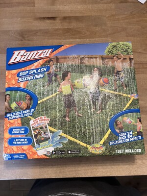 Banzai Bop Splash Boxing Ring  1 Boxing Ring 2 Pairs Bopping Gloves  NEW