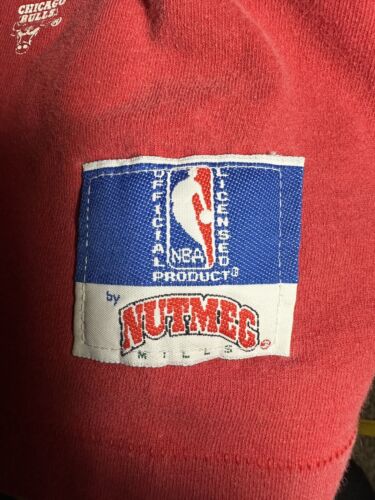 Vintage 90's Chicago Bulls TShirt Nutmeg NBA Member Club Size L