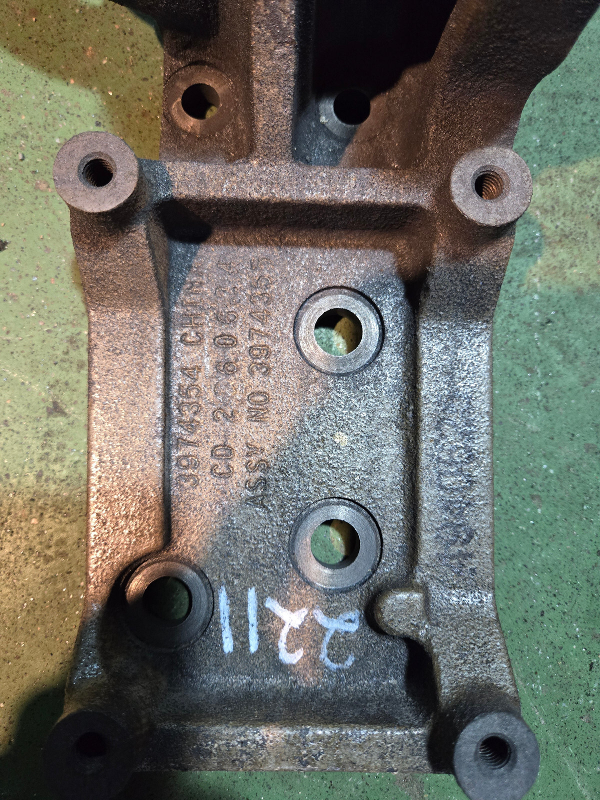 03-07 Dodge Ram Cummins 5.9L Engine 3974354 Ac compressor bracket 3974355 - Picture 3 of 5