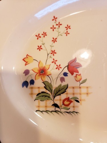 Vintage W. S. GEORGE LIDO Shape CANARYTONE GAYLEA Pattern 11