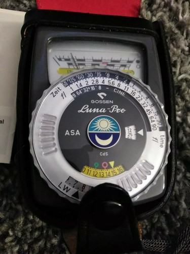 GOSSEN LUNA PRO SBC LIGHT METER AND CASE