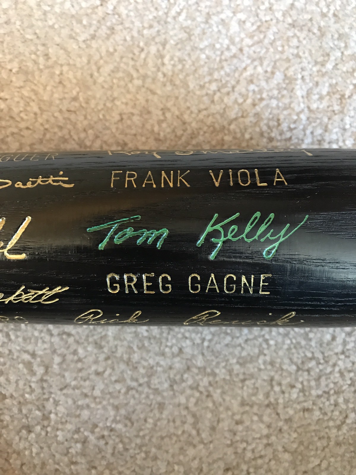 1987 MINNESOTA TWINS WORLD SERIES BLACK BAT PUCKET HRBEK BLYLEVEN CARLTON