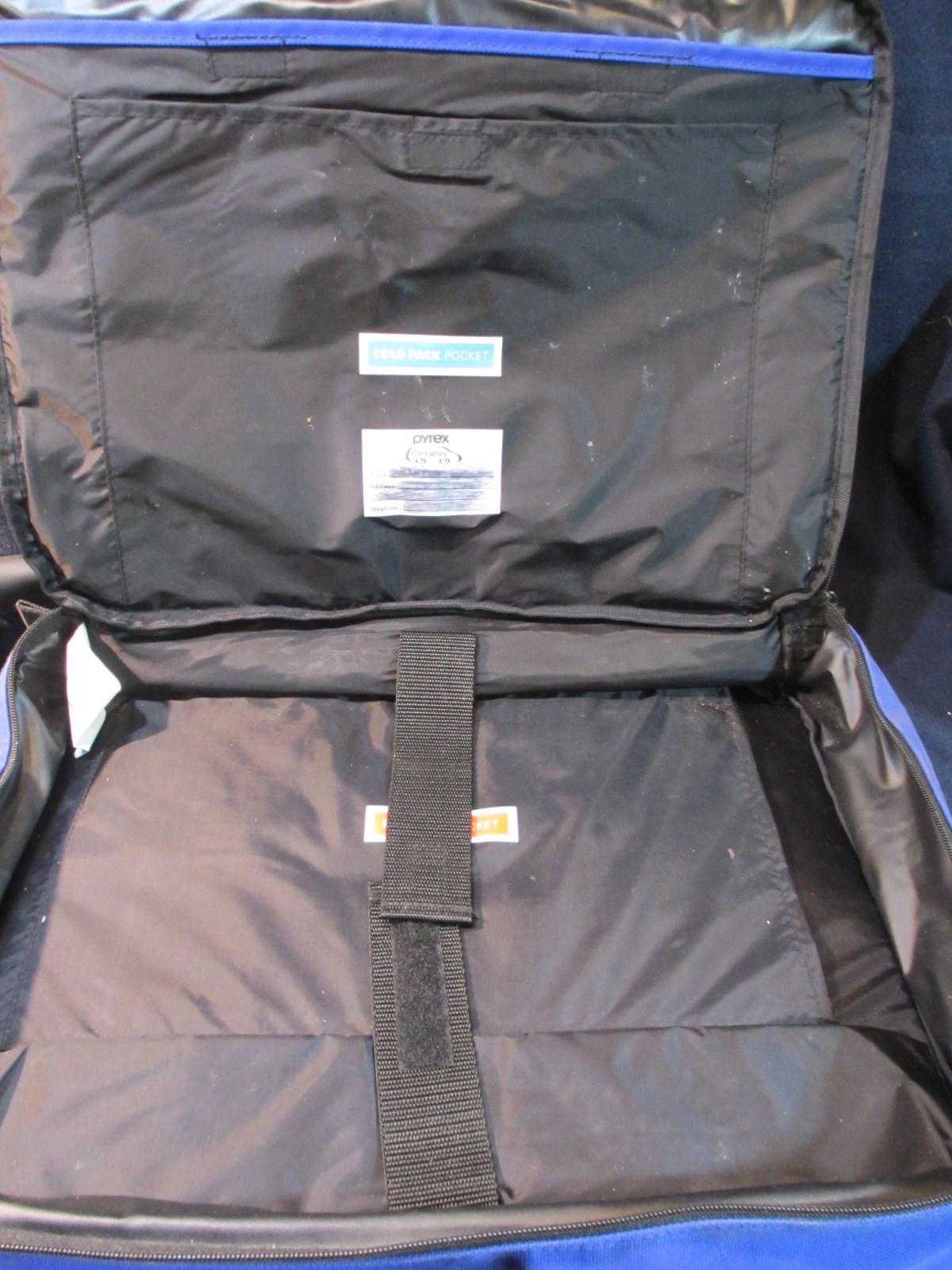 BLUE PYREX PORTABLE INSULALATED FOOD CARRIER 16