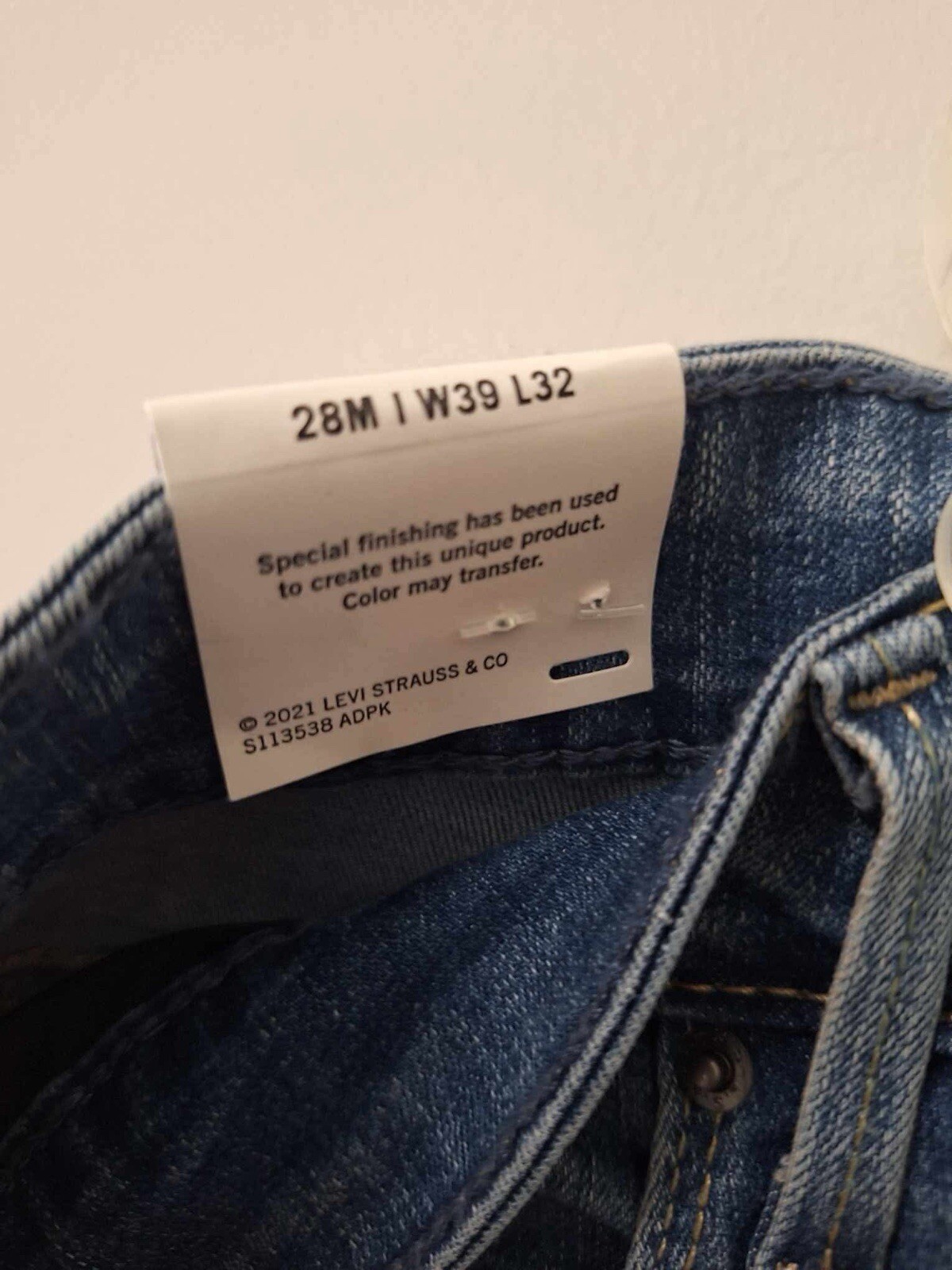 Signature Gold Levi's  Totally Shaping Straight Blue Jeans Plus Size 28 39X32NWT - Picture 4 of 5