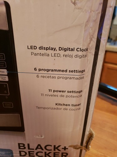 BLACK + DECKER 0.9 cu ft 900W Microwave Oven - Stainless Steel