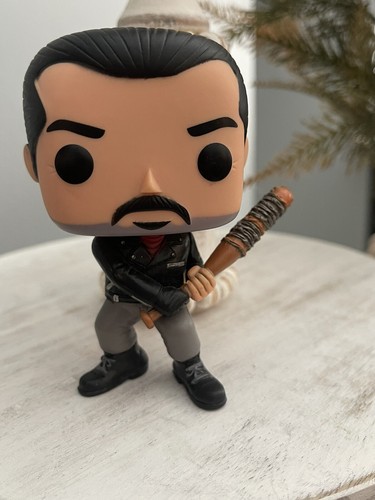Funko pop! ウォーキング・デッド Negan (箱なし) Amazon.com: POP The Walking Dead - Negan FTM Funko Vinyl