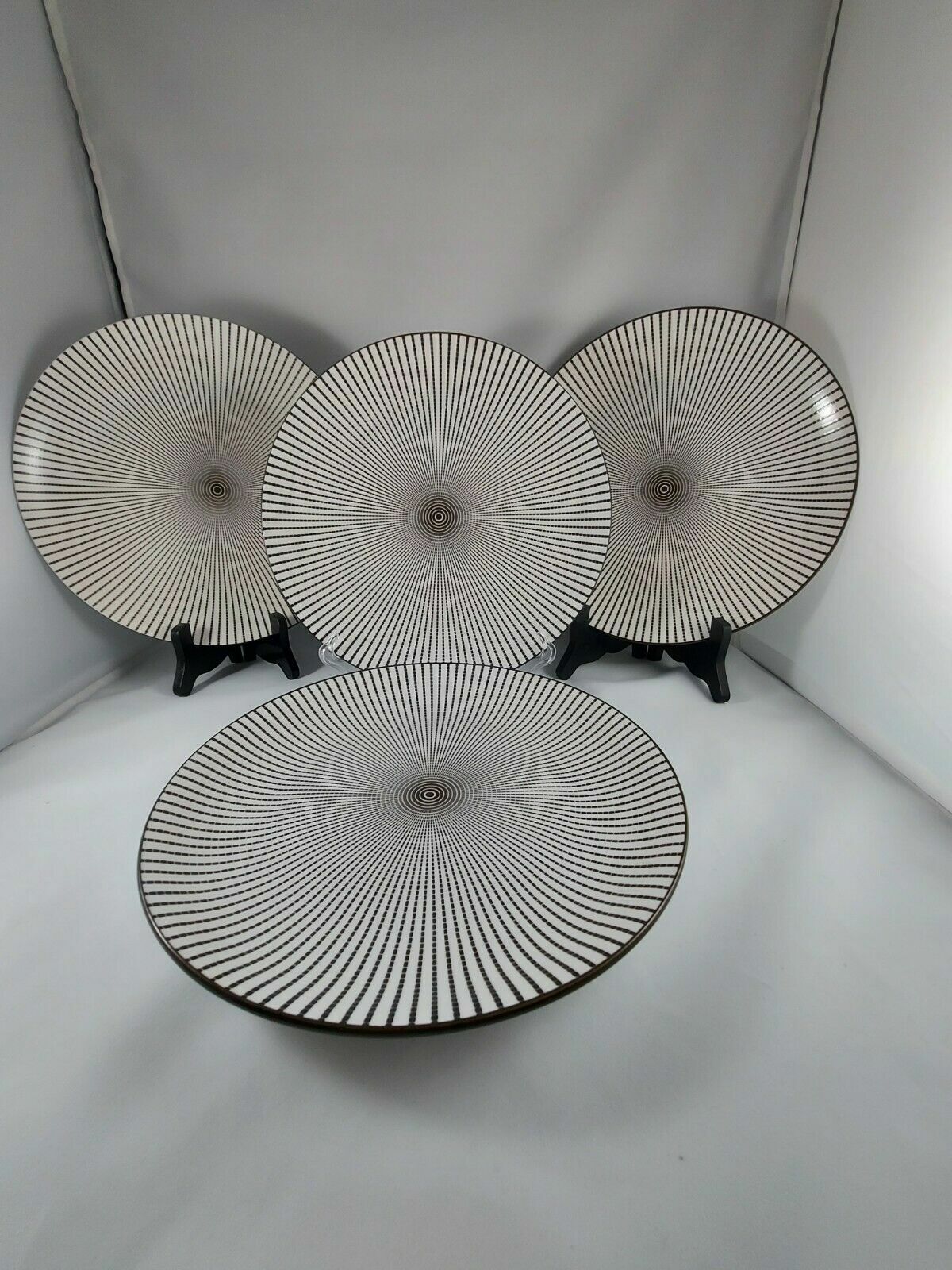  NEW ROYAL NORFOLK BLACK WHITE  SET OF 4 DINNER PLATES 10 1/2"  ROUND