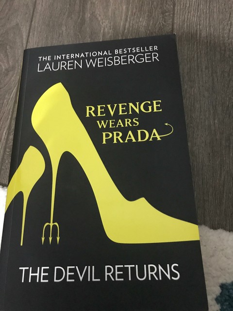 Revenge Wears Prada Lauren Weisberger Fiction Books - 