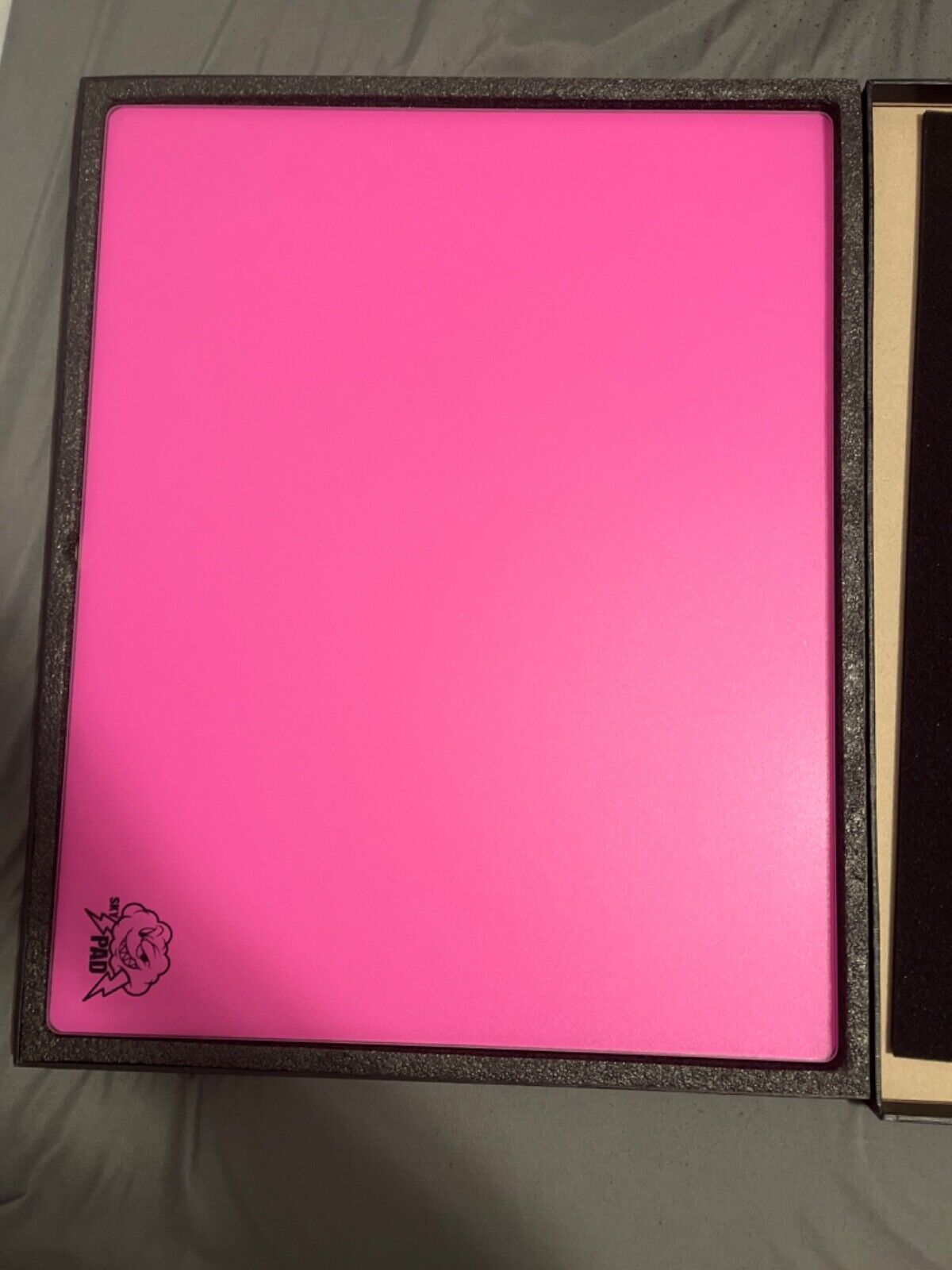 Skypad 3.0 XL Pink (Never Used) limited edition glass mouse Skypad 3.0 XL Pink (Never Used) limited edition glass mouse