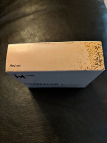 **NIB** IT Cosmetics Celebration Foundation Illumination MEDIUM Shade