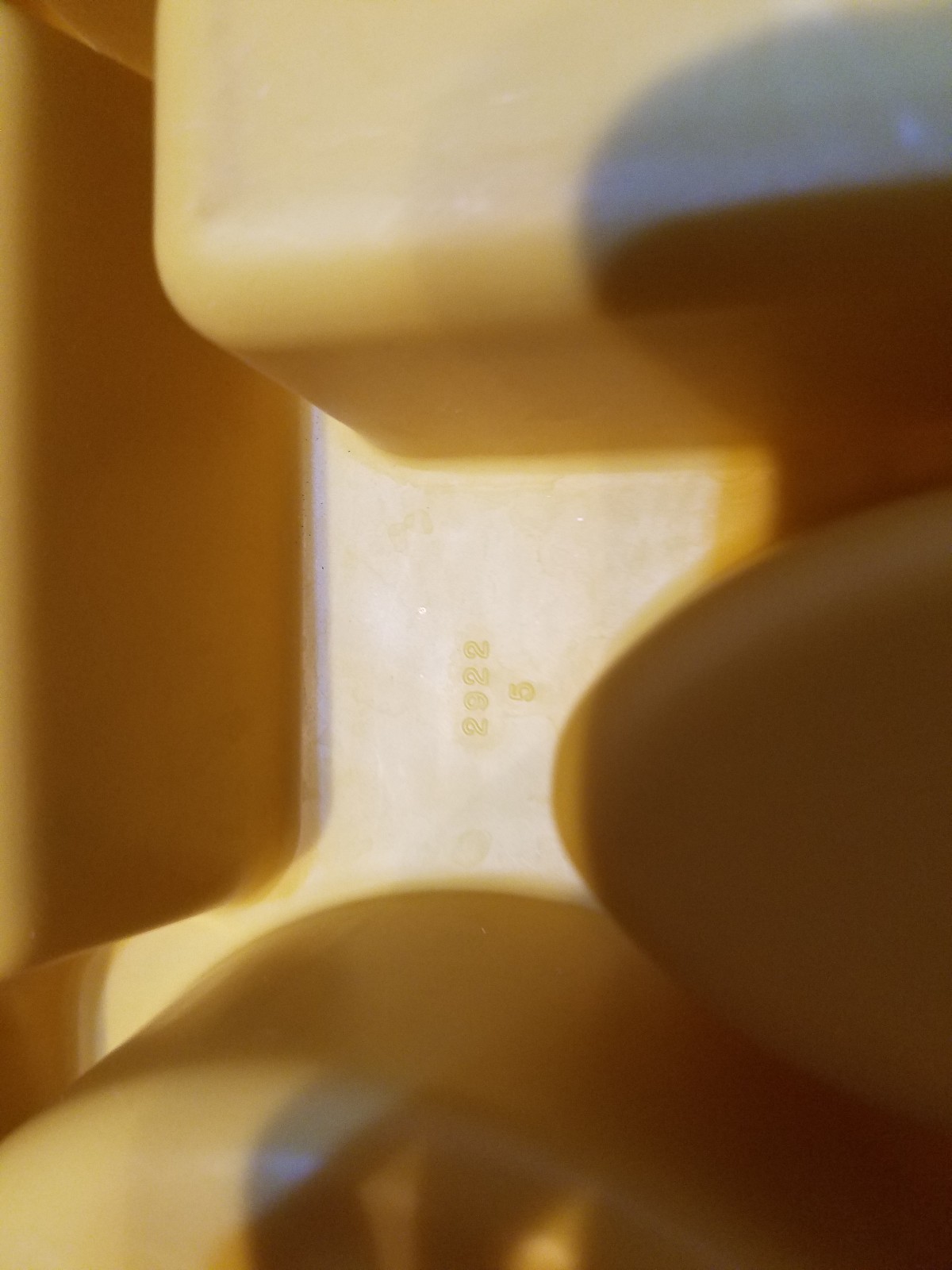 Rubbermaid Yellow Silverware Tray Flatware Utensil Holder Drawer Organizer 2922