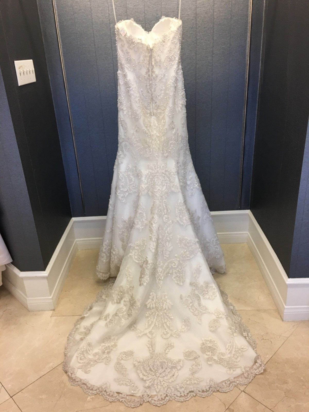 Ivory Ornate Beaded Strapless Sweetheart Mermaid Wedding Gown Size 10