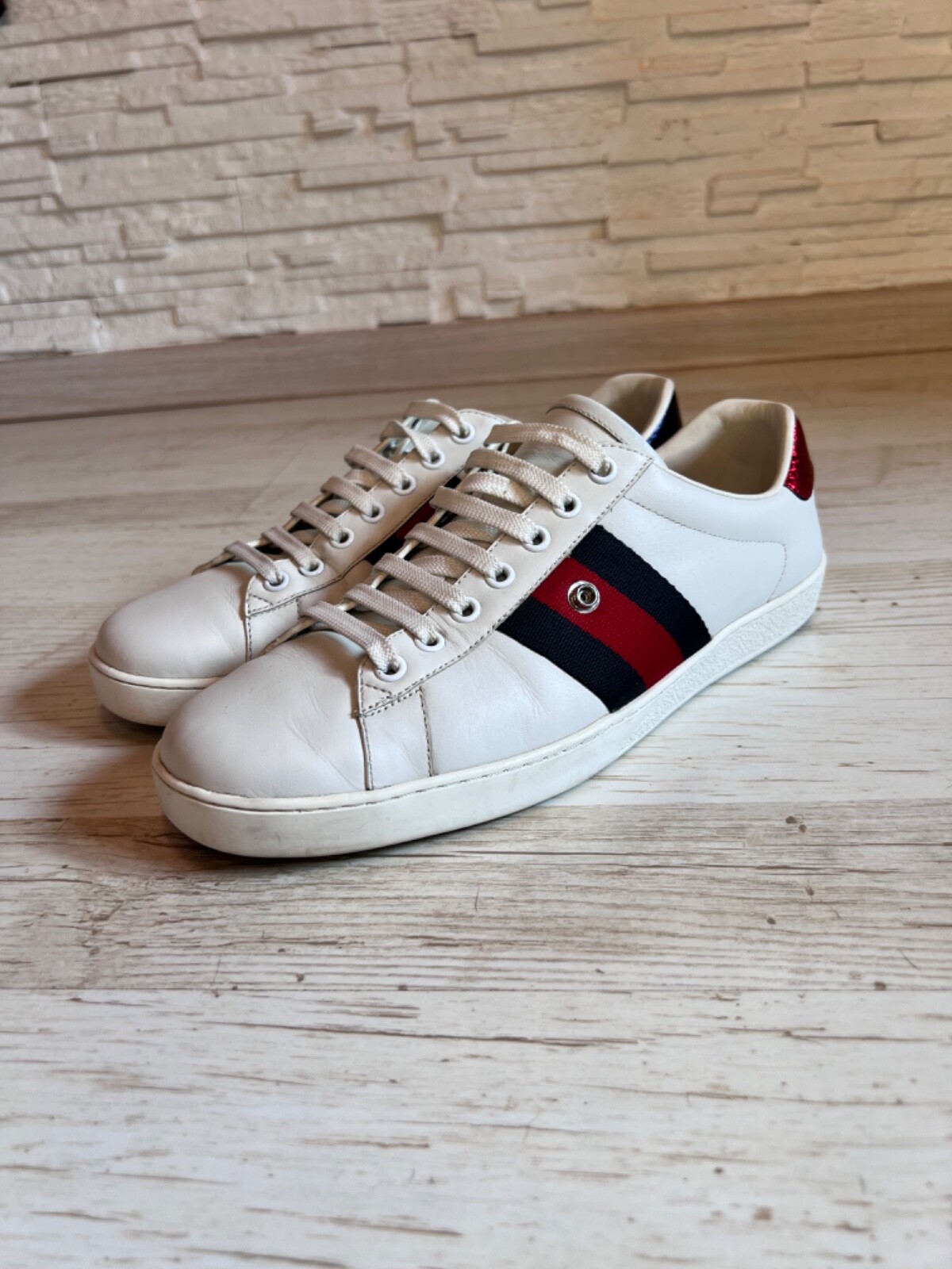 GUCCI メンズ ビー刺繡 レザー スニーカーAce サイズ9 ※使用感あり GUCCI メンズ ビー刺繡 レザー スニーカーAce サイズ9 ※使用感