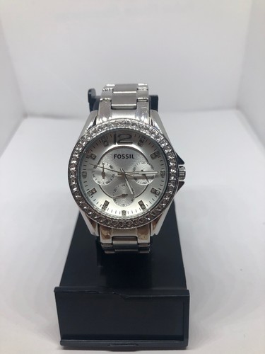エリル Fossil ES3302 Womens Stainless Steel Analog Silver Dial