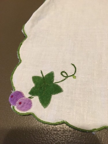 Vtg White Hand Embroidered/Applique Centerpiece Doily Pink Rose Grapes B19