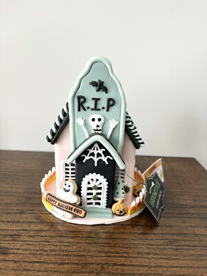 Broomstick Blvd. Halloween Pink & Black Candy Corn Light-Up Haunted House