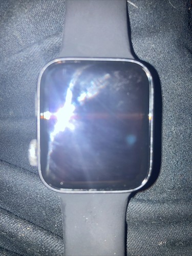 Apple Watch Series 4 40mm 44mm GPS + WiFi + Bluetooth Gold Apple Watch Series 4 40mm 44mm GPS + WiFi + Bluetooth Gold
