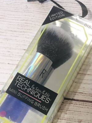 Real Technique By Sam & Nic Limited Edition Mini Buffing Makeup Brush Travel