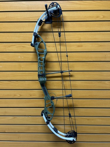 Darton Vegas-ET RH Compound Shoot Through Bow 60# 26.5-32”