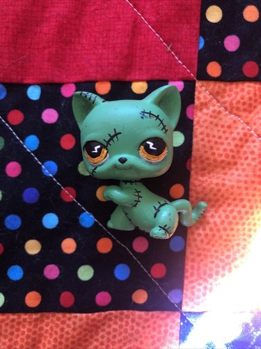 Littlest Pet Shop Custom RetrodollsUS Zombie Cat OOAK