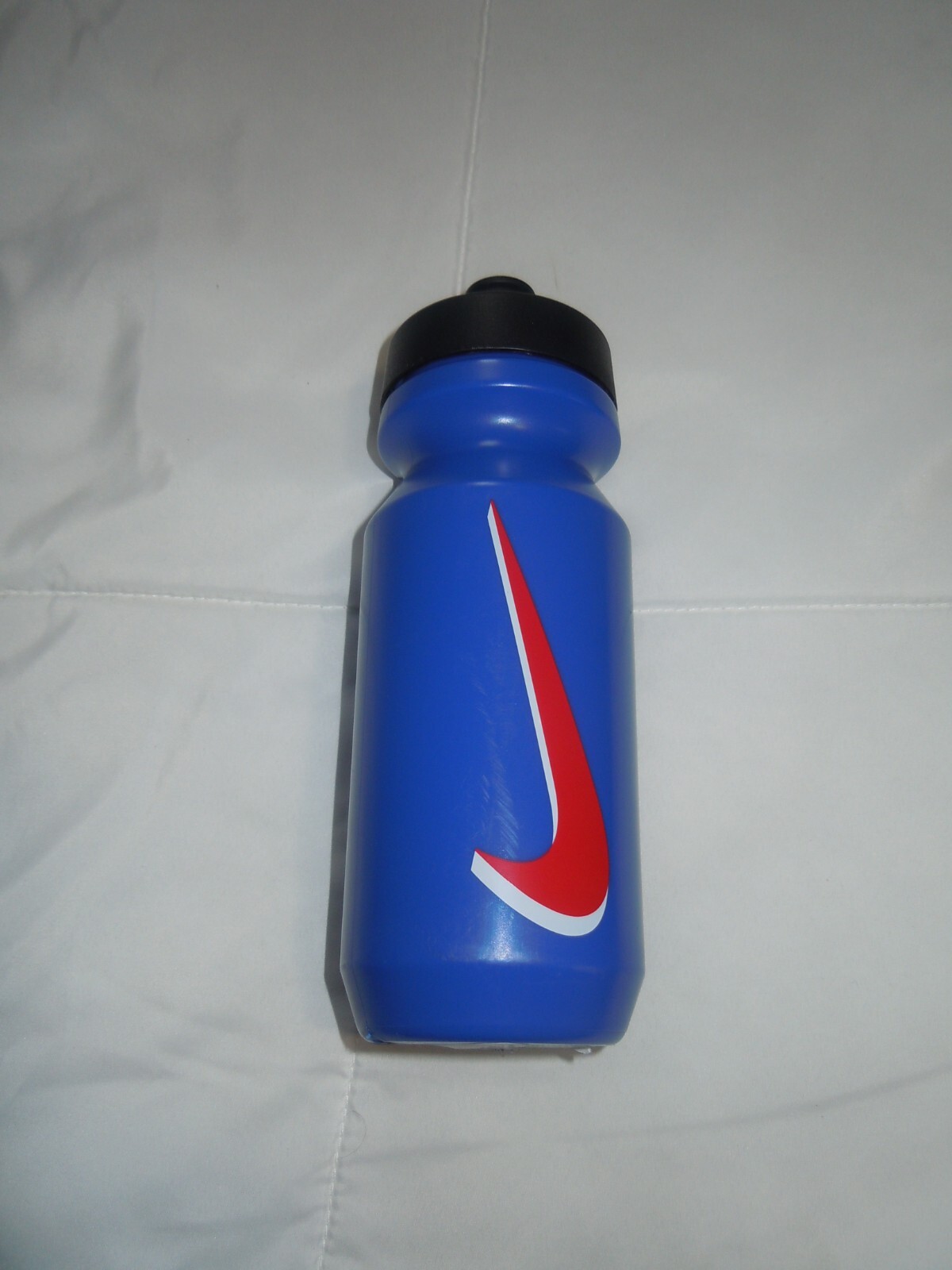 blue nike water bottle