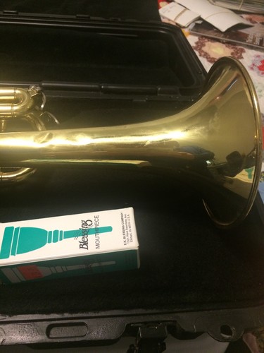 Bach Student Trumpet  Model TR300 W/Hard Case & (2) Mouthpieces