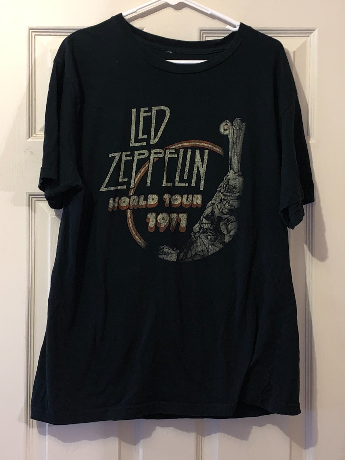 LED ZEPPELIN WORLD TOUR 1971 BLACK T SHIRT SIZE L CHEST IS