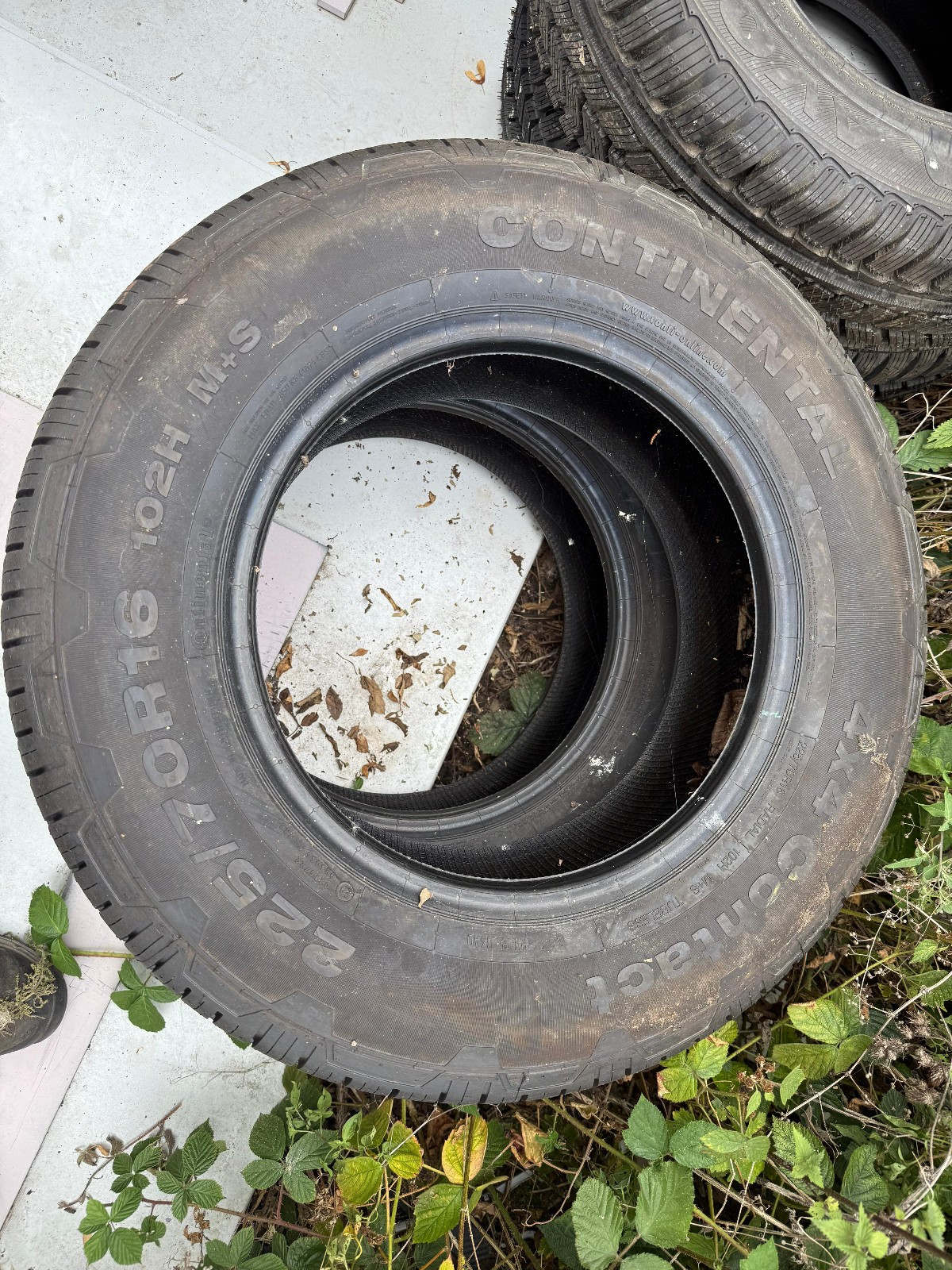 New 225 70 16 Continental, 4x4 Contact, M+S, 102H, x1 Tyre (F1_tyres) YD177