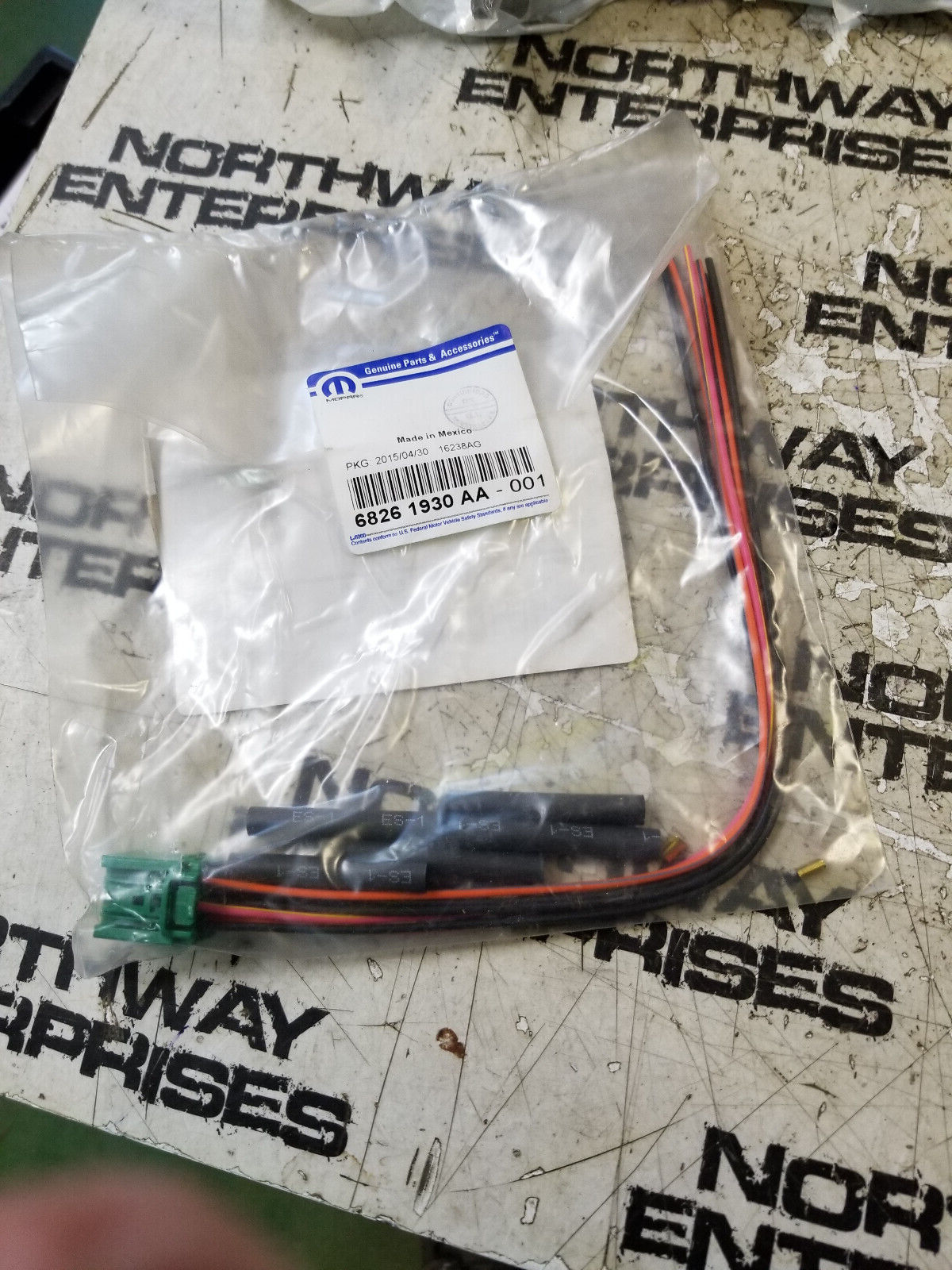 WIRING HARNESS PIGTAIL 68261930AA CONNECTOR KIT - Picture 1 of 5