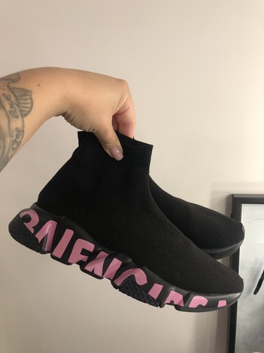 BALENCIAGA ブラック トレーナー BALENCIAGA BBロゴプルオーバースウェットパーカー Mサイズ