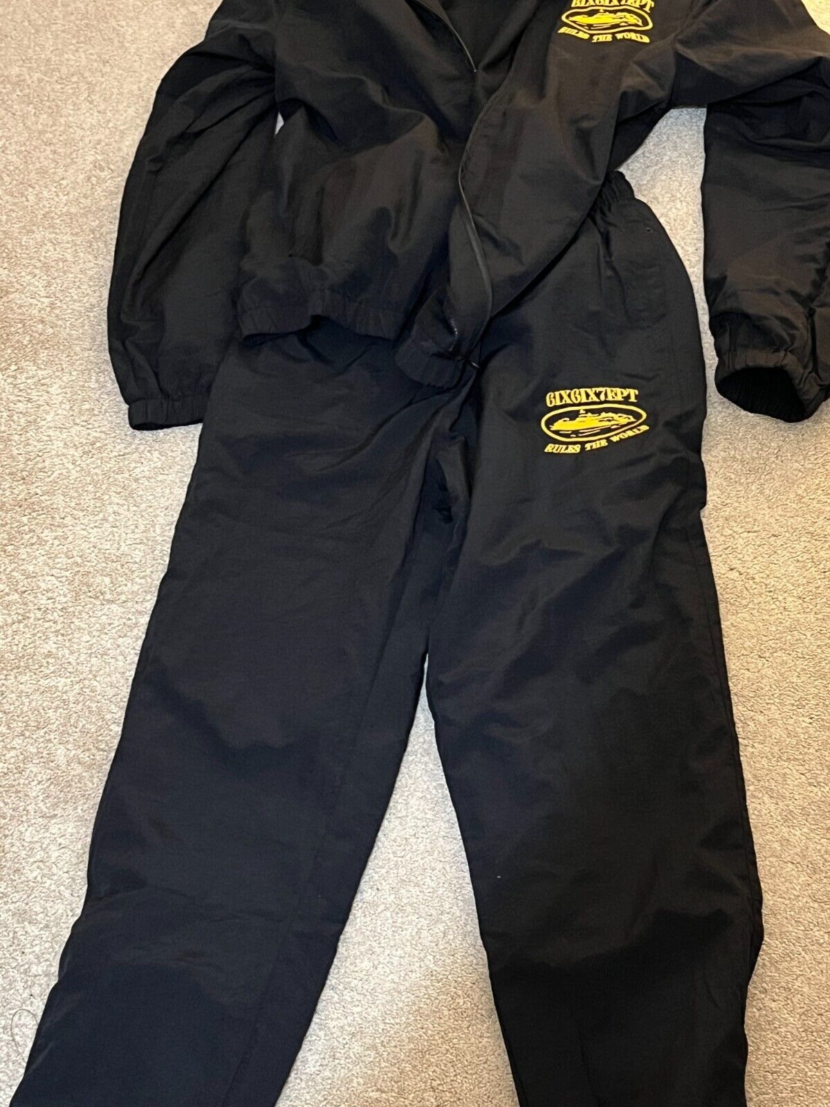 corteiz x 667 shukushuku (CORTEIZ BLACK AND YELLOW TRACKSUIT corteiz x 667 shukushuku (CORTEIZ BLACK AND YELLOW TRACKSUIT