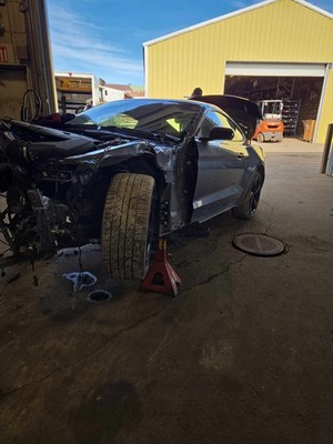 Used Right Front Door Regulator fits: FORD MUSTANG Right 21 22 23