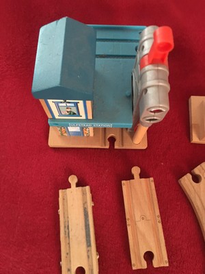 Thomas Train Station with Wooden Railway Train Tracks working