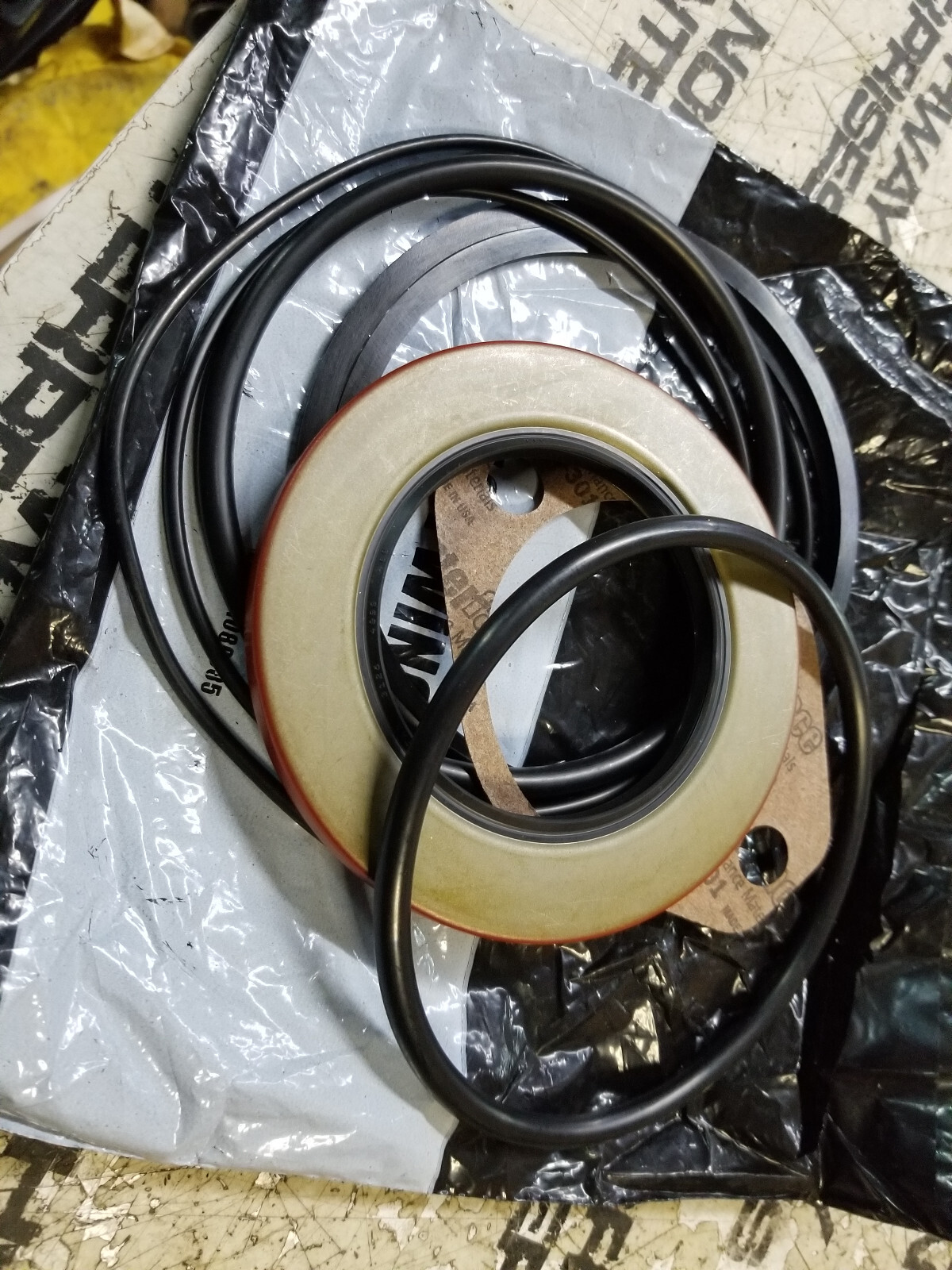 TULSA WINCH 4303 SEAL KIT - Picture 1 of 2