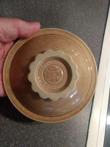 Queen Elizabeth II 1953 Coronation Pin Dish by Wade England Green Dish