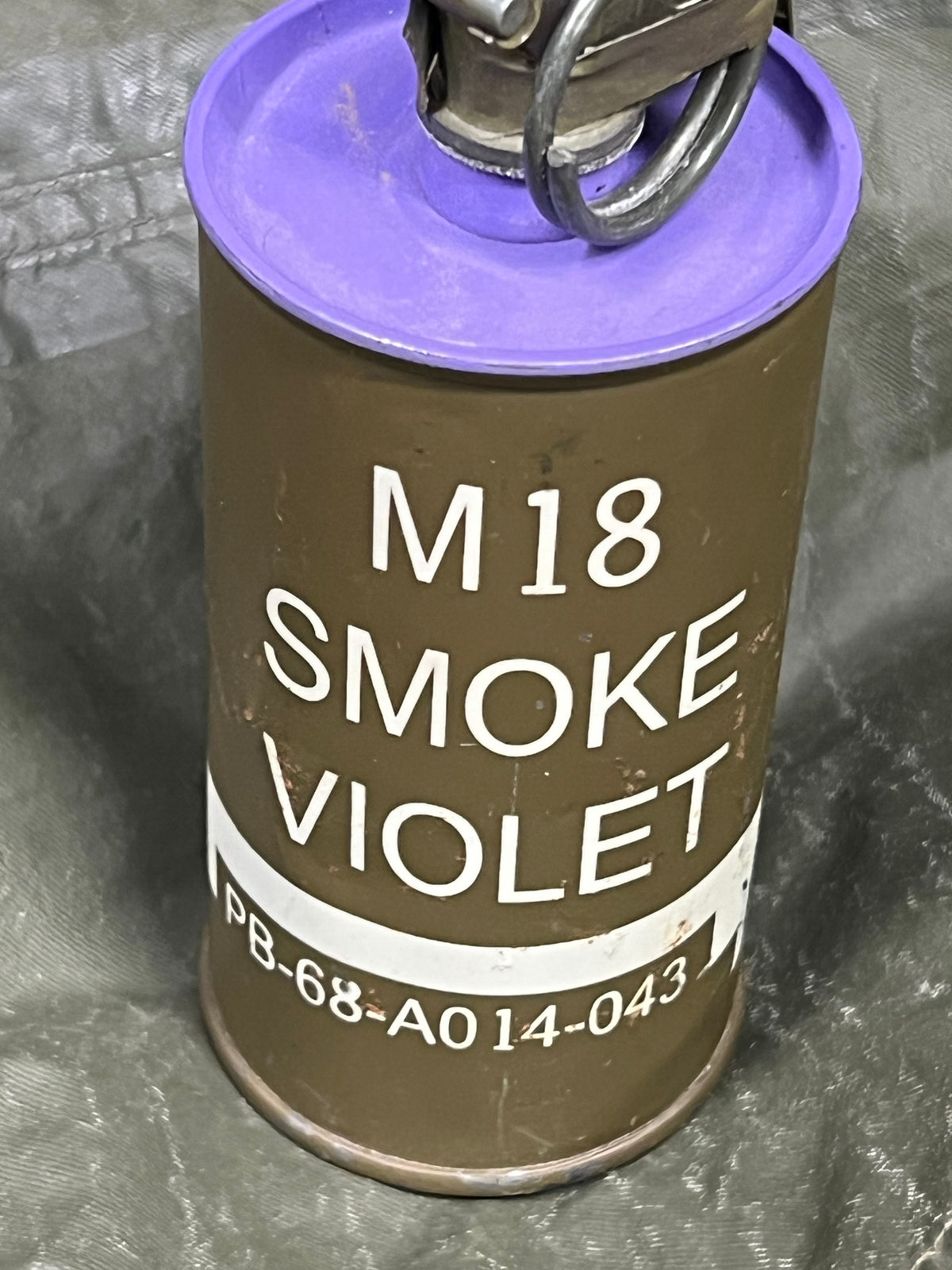 US. M18 Smoke Grenade 発煙手榴弾　ジャンク M-18