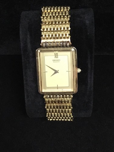 seiko vintage 9020-5119 quartz Gold Original Band *Rare seiko vintage 9020-5119 quartz Gold Original Band *Rare
