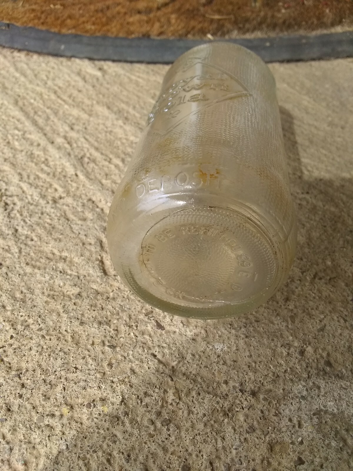 ANTIQUE VINTAGE RC COLA ROYAL CROWN COLA SODA BOTTLE 10 OUNCES