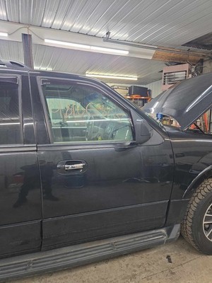 Used Right Front Door fits: 2014 Ford Expedition electric windows side cladding